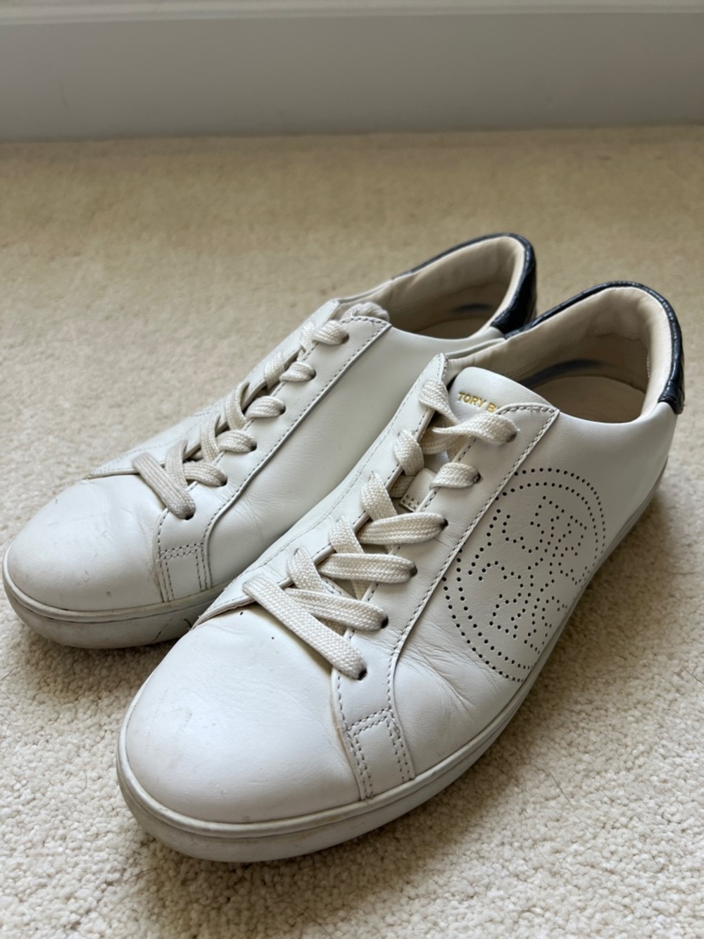 Tory Burch White Leather Sneakers size 9 1/2 Medium